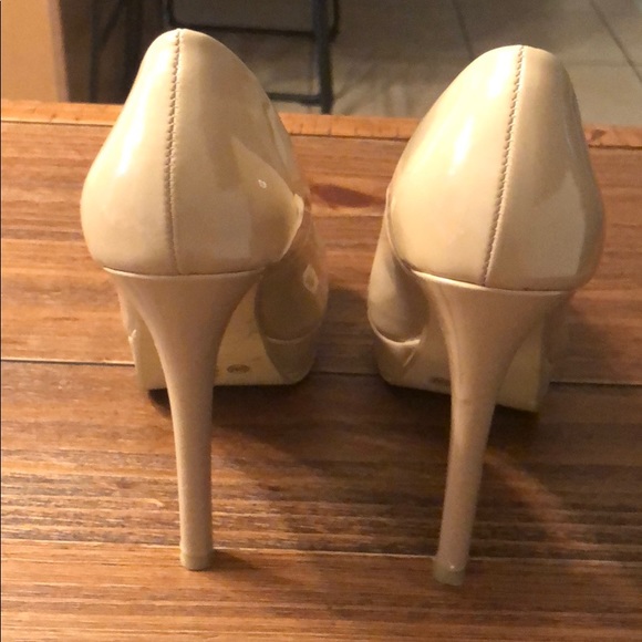 Shoes - Picture 7 of 8